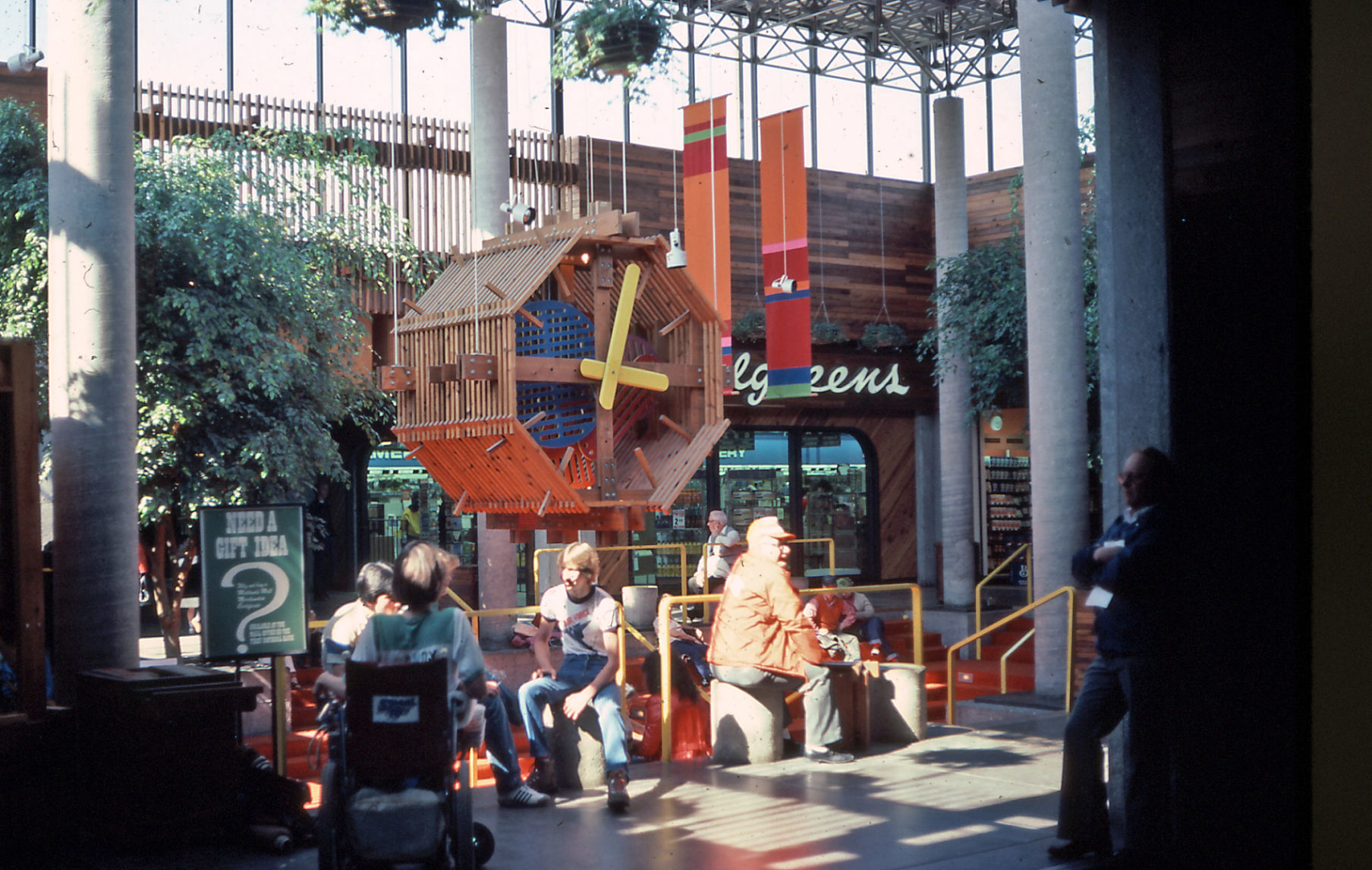 Life Mall clock